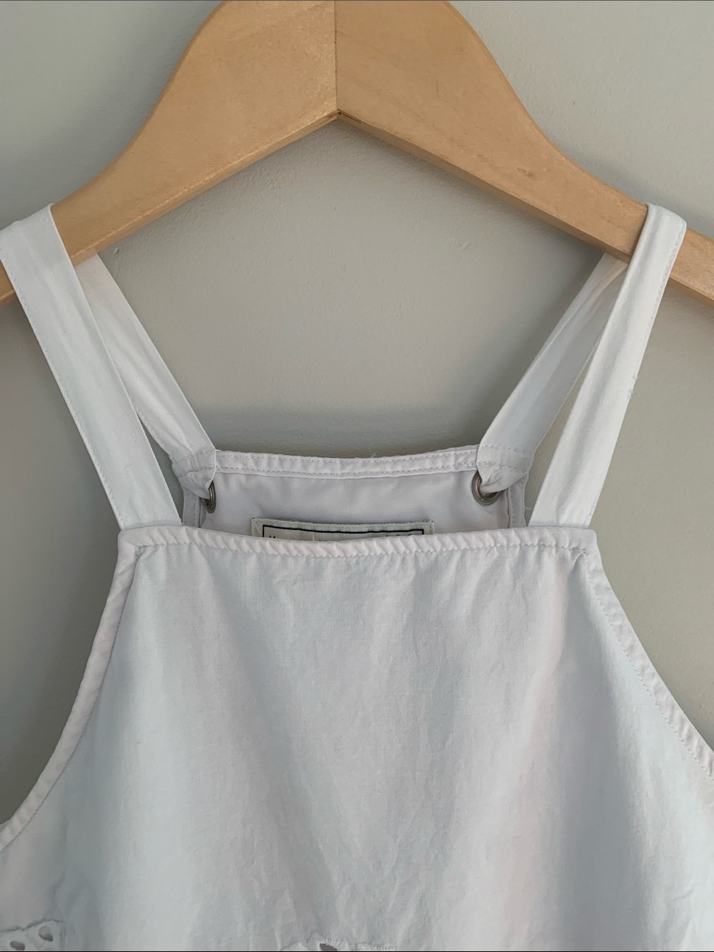 Abercrombie & Fitch Eyelet Relaxed Fit Tank Top White Medium Cottagecore Summer - Picture 2 of 9